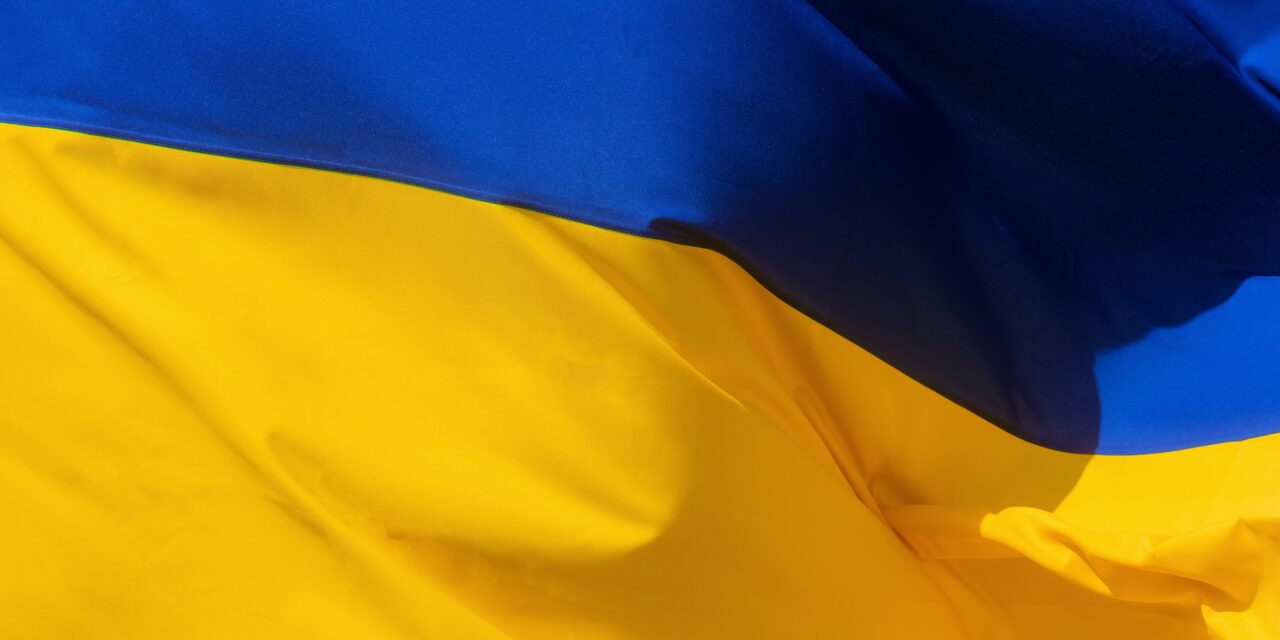 https://doradcy365.pl/wp-content/uploads/2022/03/fabric-waving-flag-ukraine-min-1280x640.jpg