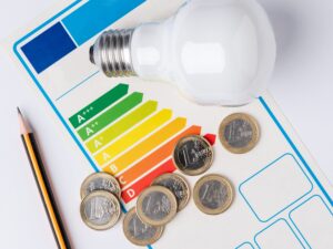 https://doradcy365.pl/wp-content/uploads/2022/10/energy-efficiency-scale-light-bulb-pencil-coins-representing-cost-energy-min-1-300x225.jpg